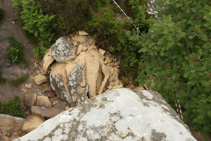 jovenes destruyeron monumento rocas inglaterra 2